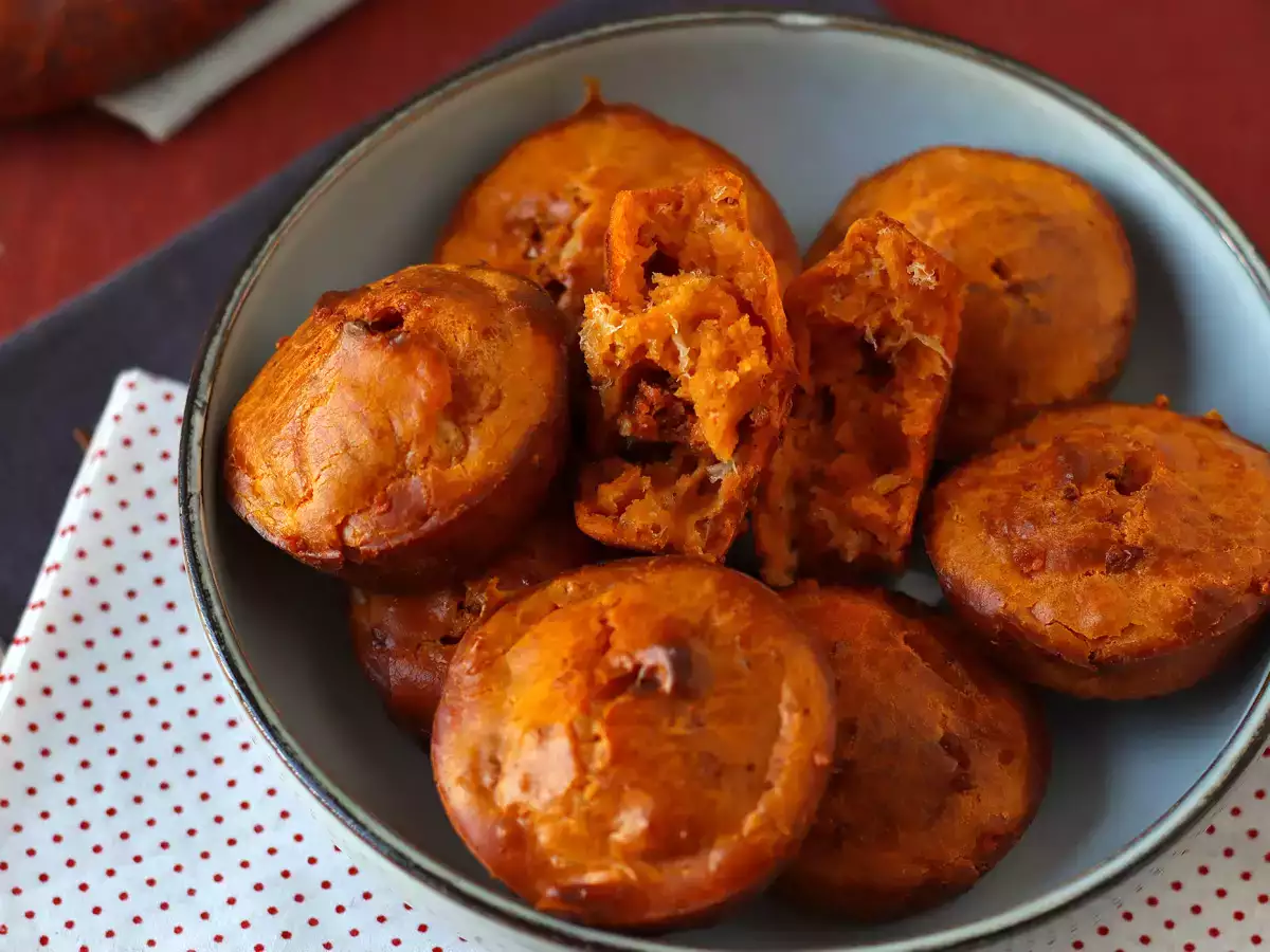 Puha és fűszeres chorizo muffinok - fotó 3