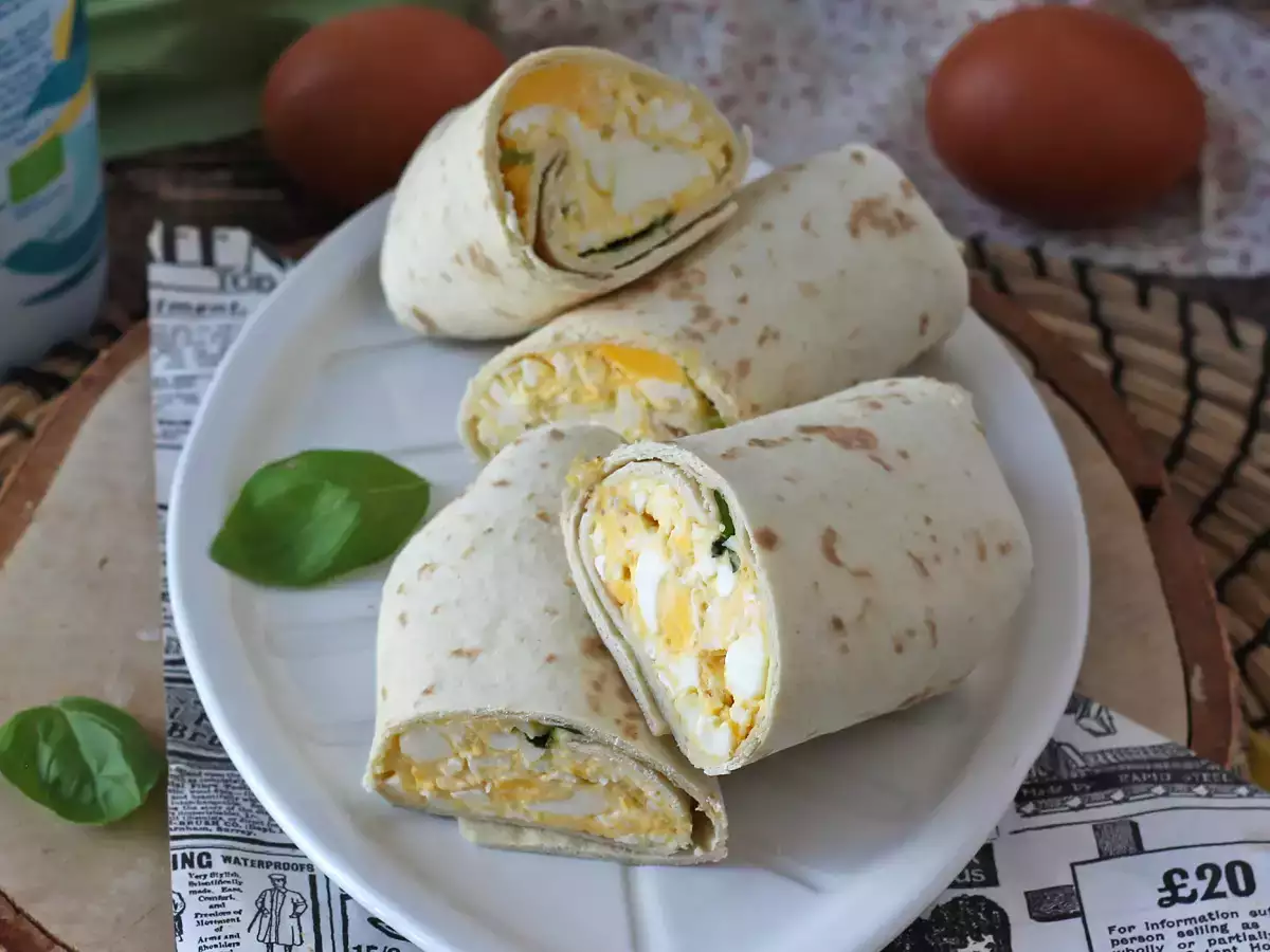 Puha és szuper fehérjével dúsított tojás és feta wrap - fotó 3
