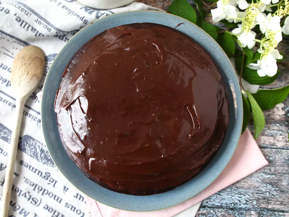 Puha Nega Maluca torta brigadeiro cukormázzal - fotó 4