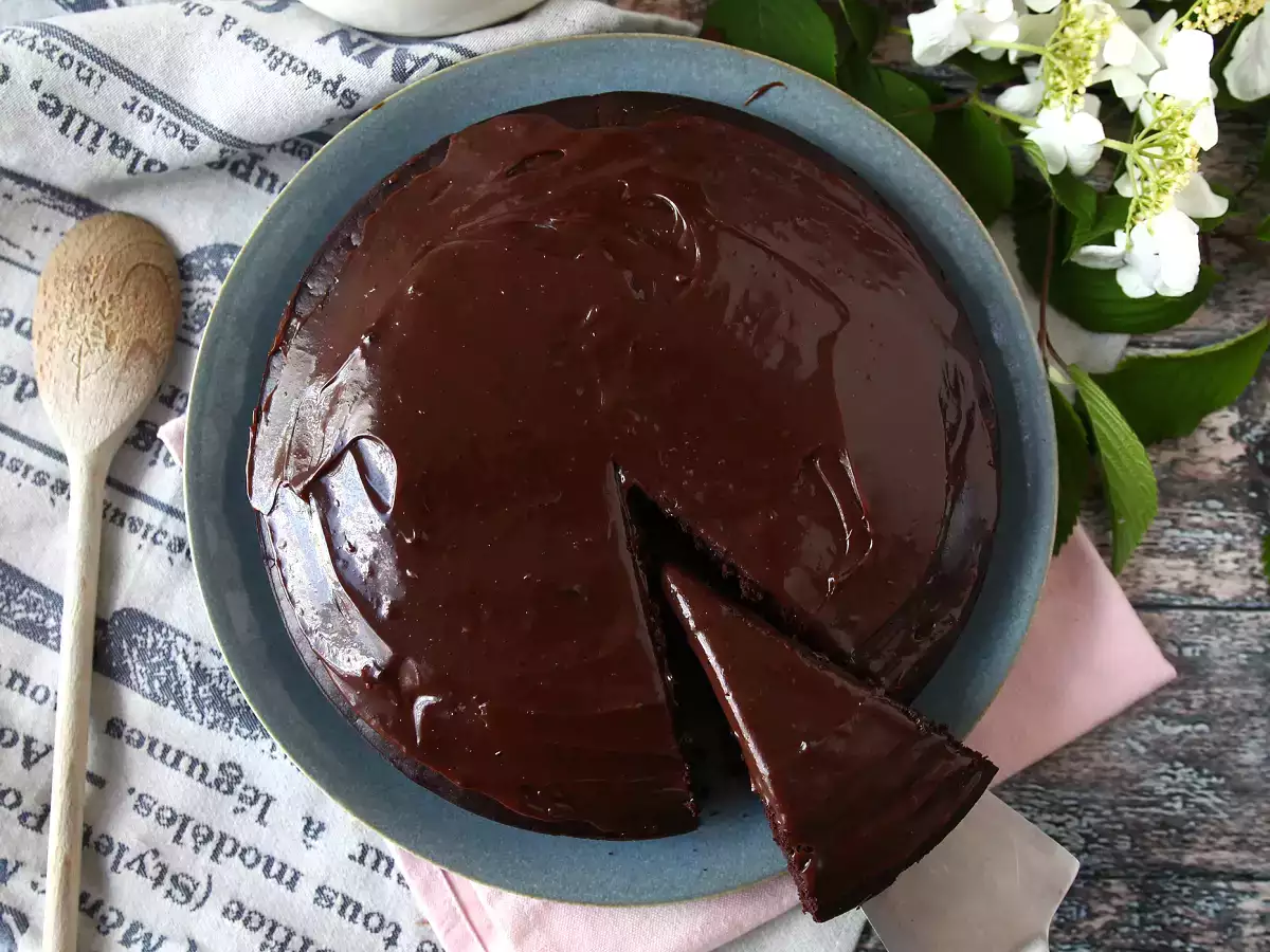 Puha Nega Maluca torta brigadeiro cukormázzal - fotó 6