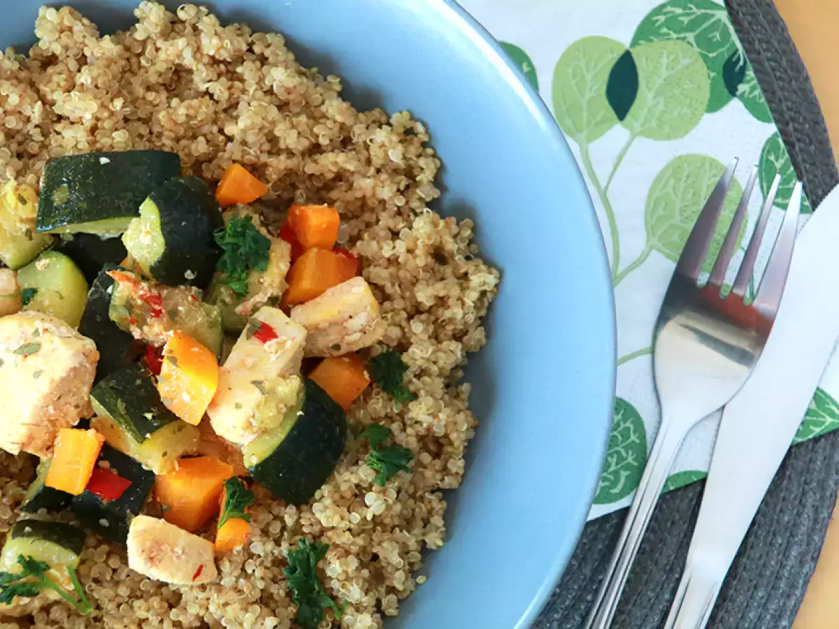 Quinoa zöldségekkel és csirkével - fotó 3