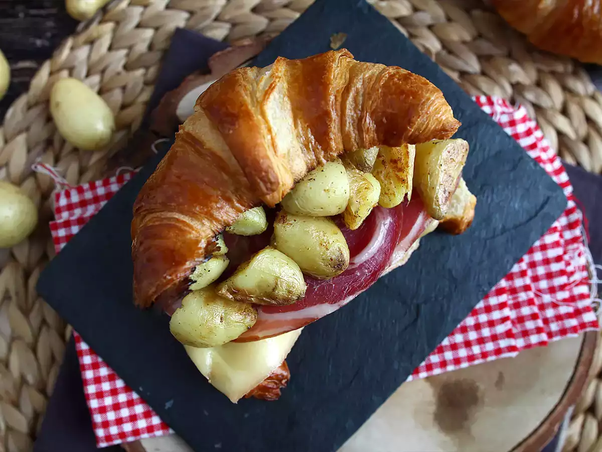 Raclette croissant szendvics egy finom villásreggelihez! - fotó 2
