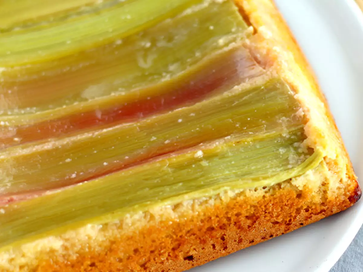 Rebarbara fejjel lefelé torta - fotó 2