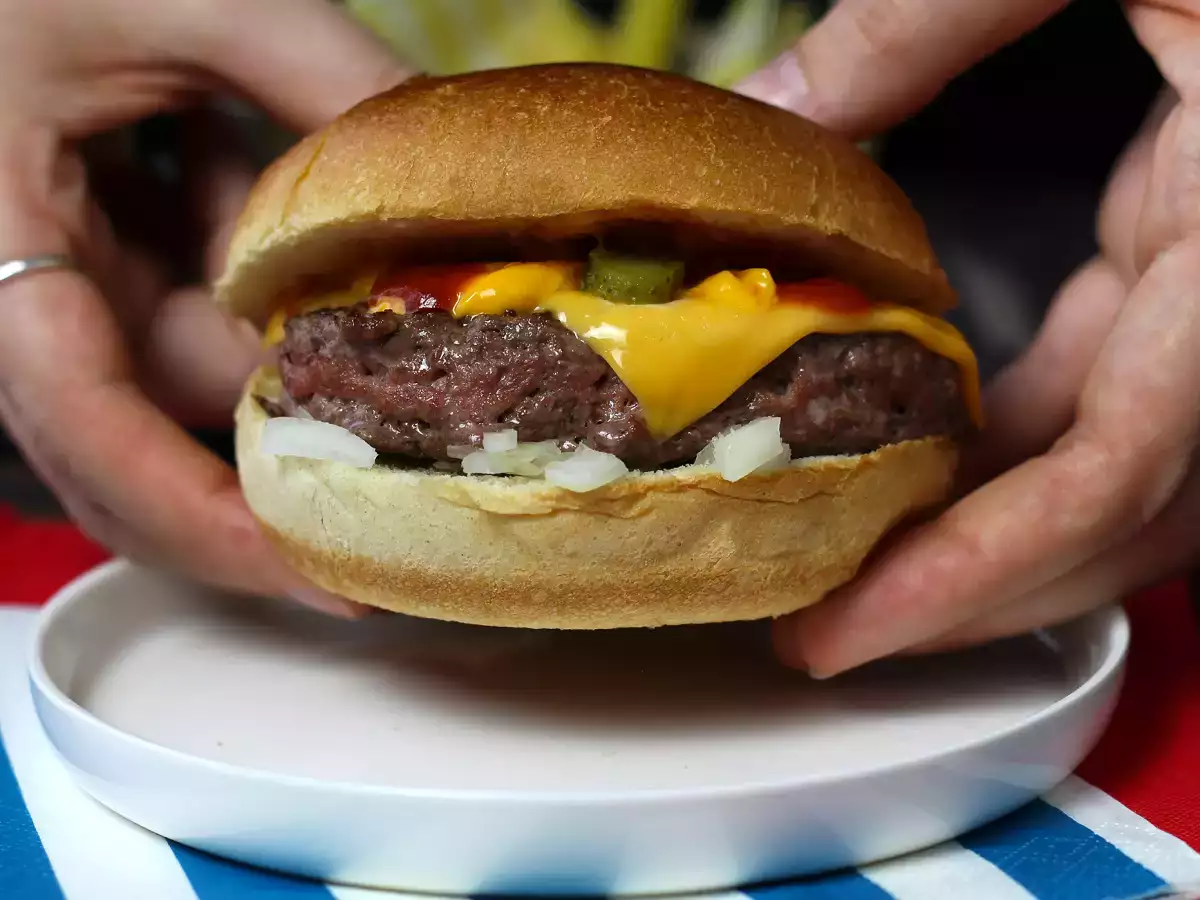 Sajtburger, a híres hamburger, amit mindenki szeret! - fotó 2