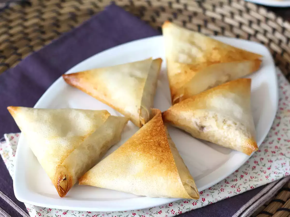 Samoussas makrélával és fromage frais-val