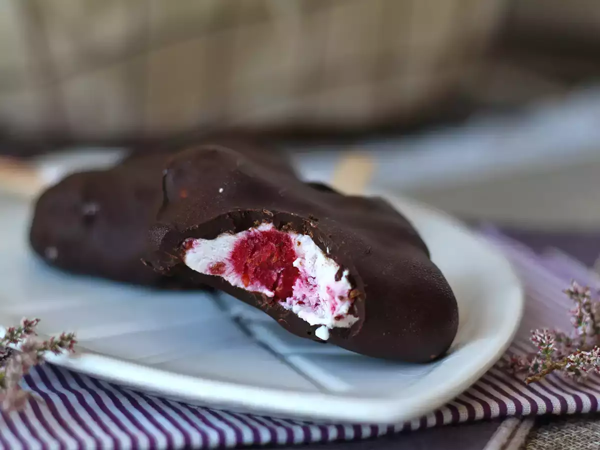 Skyr, málna és csokoládé fagylalt. Az egészséges nassolnivaló a napsütéses napokra! - fotó 3