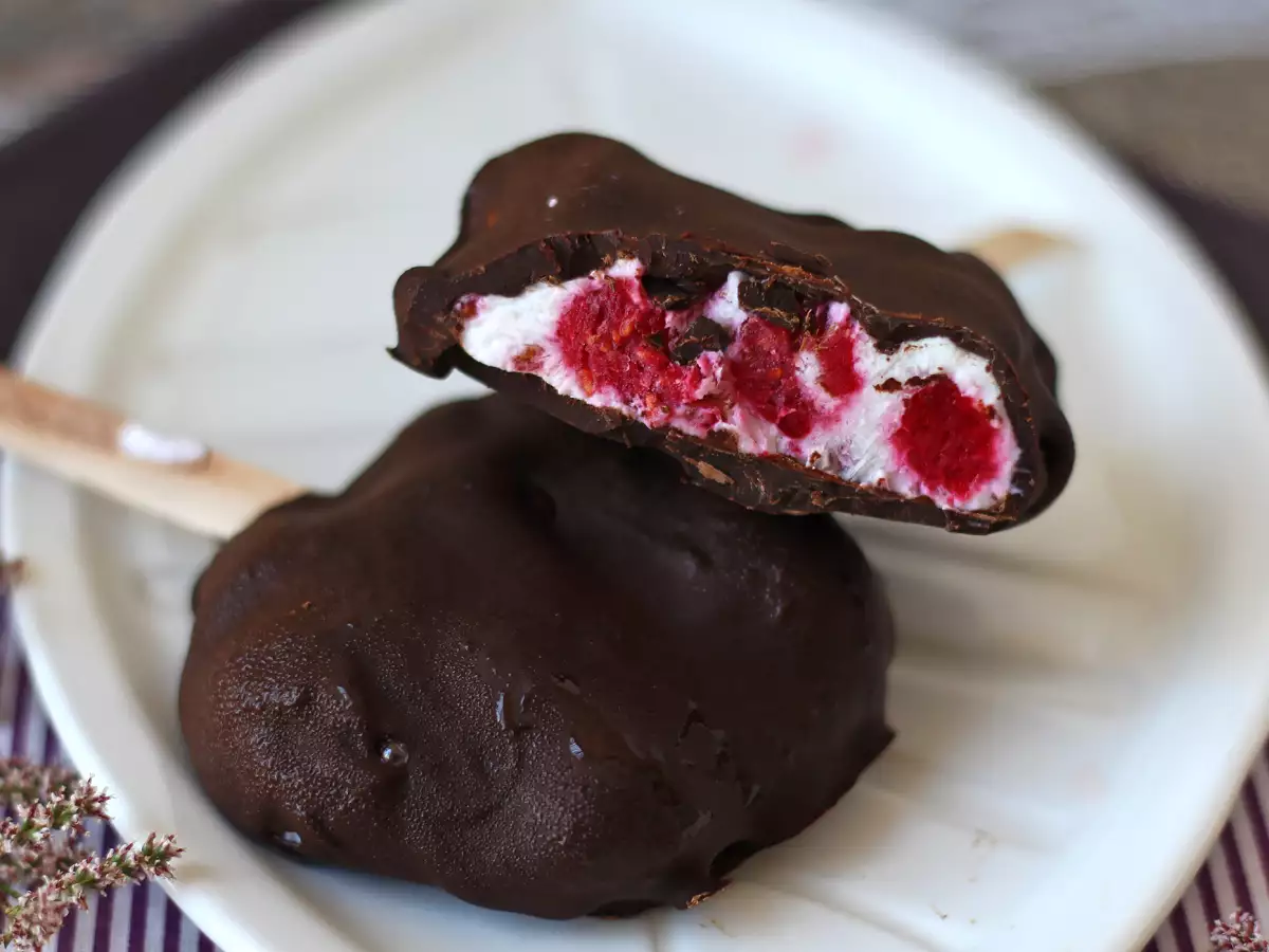 Skyr, málna és csokoládé fagylalt. Az egészséges nassolnivaló a napsütéses napokra! - fotó 6
