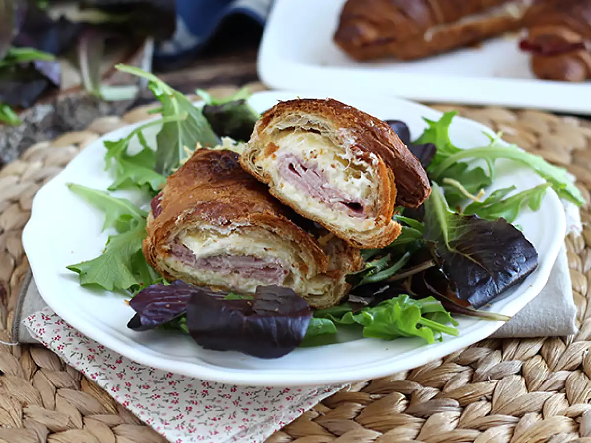 Sonkás-sajtos croissant - fotó 2
