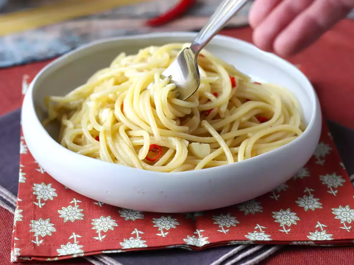Spagetti aglio, olio e peperoncino: az olasz hagyományok utolsó pillanatban elkészített étele - fotó 6