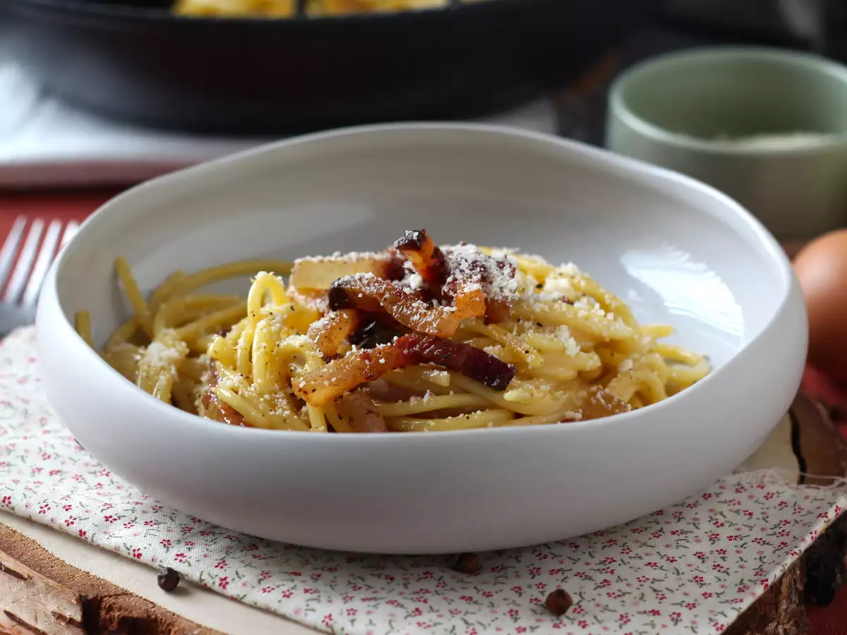 Spaghetti alla carbonara, az igazi olasz szénhidrát recept! - fotó 2
