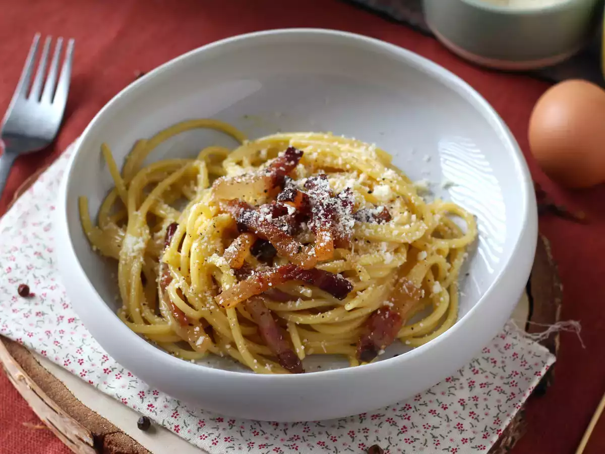 Spaghetti alla carbonara, az igazi olasz szénhidrát recept! - fotó 3