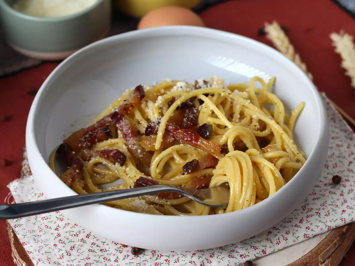 Spaghetti alla carbonara, az igazi olasz szénhidrát recept! - fotó 4