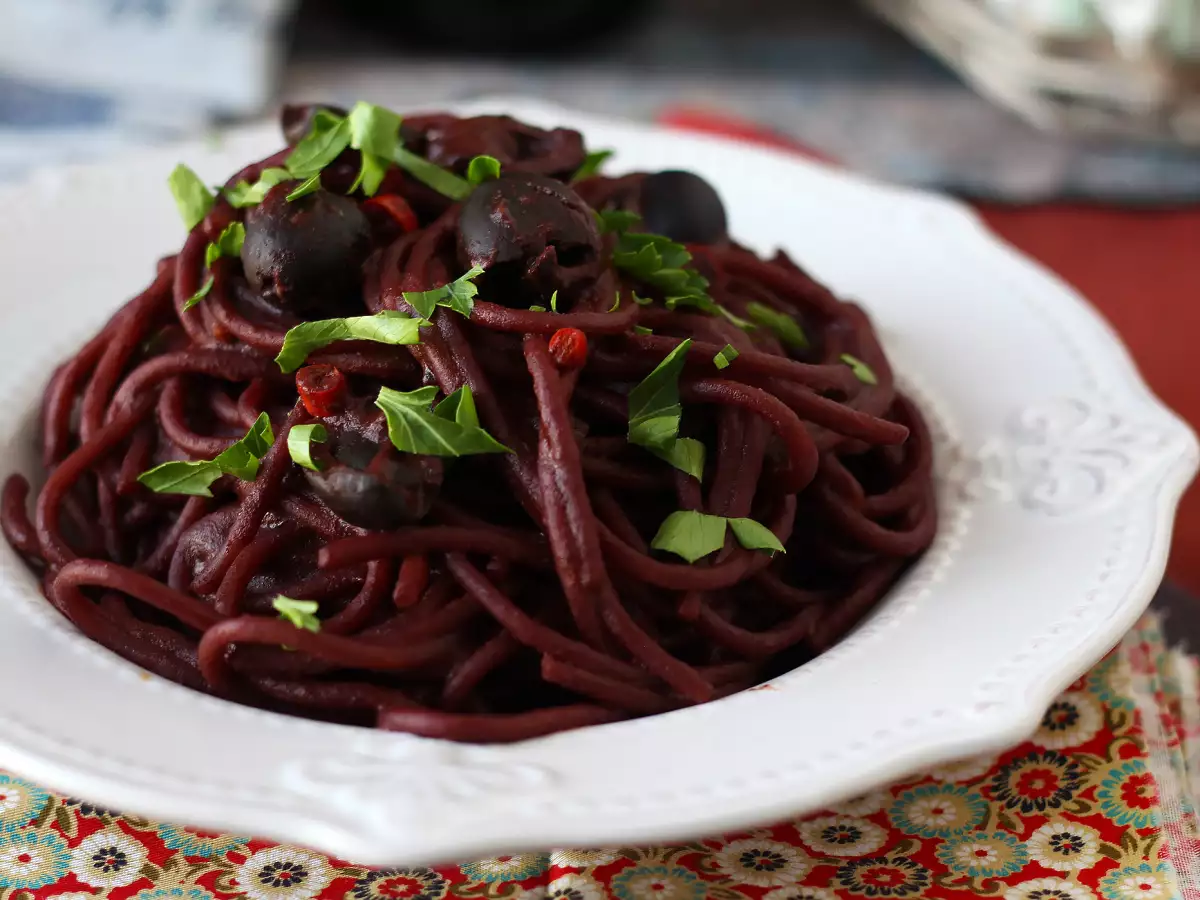 Spaghetti alla fuoco di bacco: vörösboros tészta, hogy valami különlegeset hozzon az asztalra - fotó 3