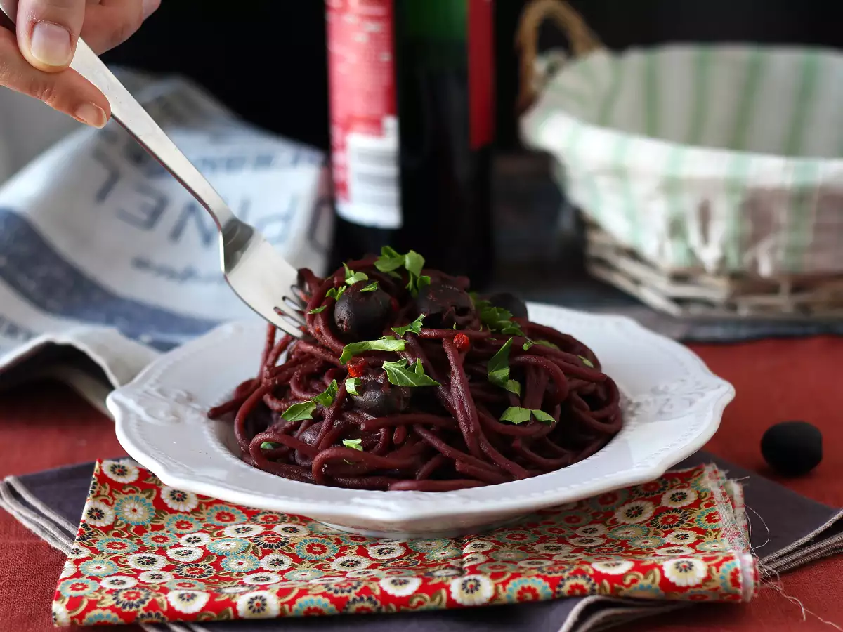 Spaghetti alla fuoco di bacco: vörösboros tészta, hogy valami különlegeset hozzon az asztalra - fotó 4