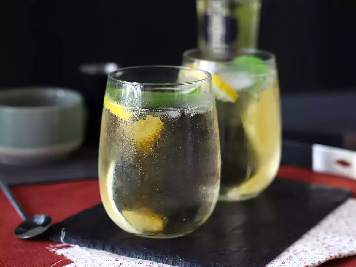 Spritz St-Germain bodzaviráglikőrrel, a nyár ultra-friss koktélja - fotó 4