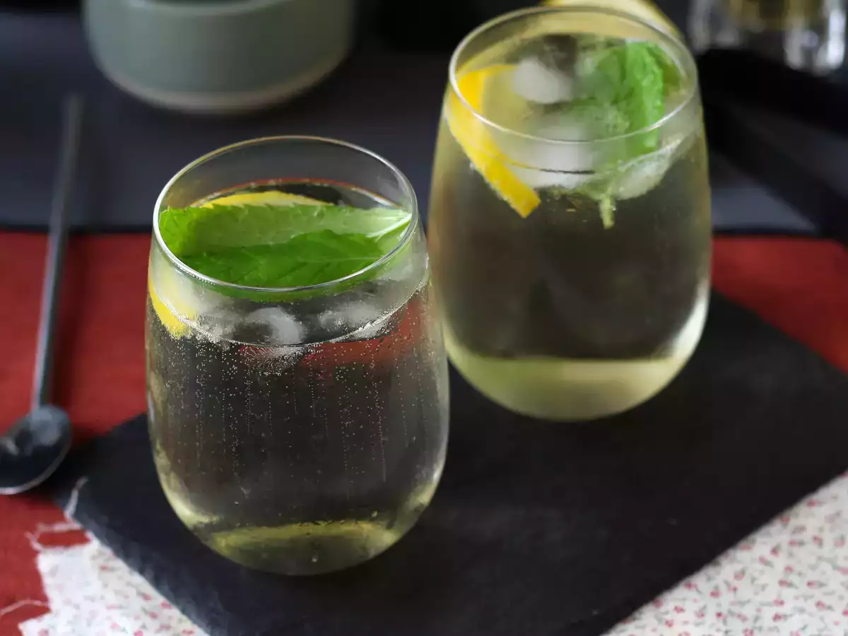 Spritz St-Germain bodzaviráglikőrrel, a nyár ultra-friss koktélja - fotó 5