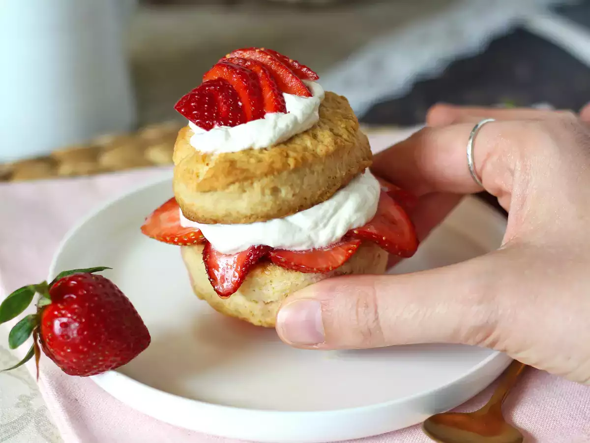 Strawberry shortcake, az amerikai eperkrémes shortcake, amely soha nem hibázik. - fotó 2