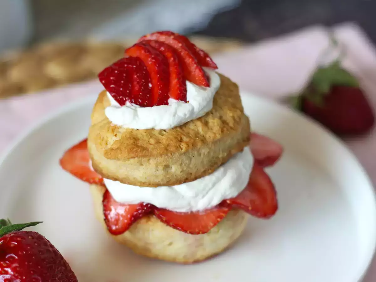 Strawberry shortcake, az amerikai eperkrémes shortcake, amely soha nem hibázik. - fotó 3