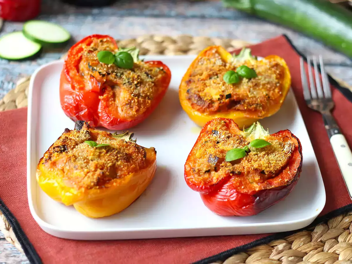Sült vegetáriánus töltött paprika: az egyszerű és ízletes recept zöldségekkel és mozzarella sajttal - fotó 3