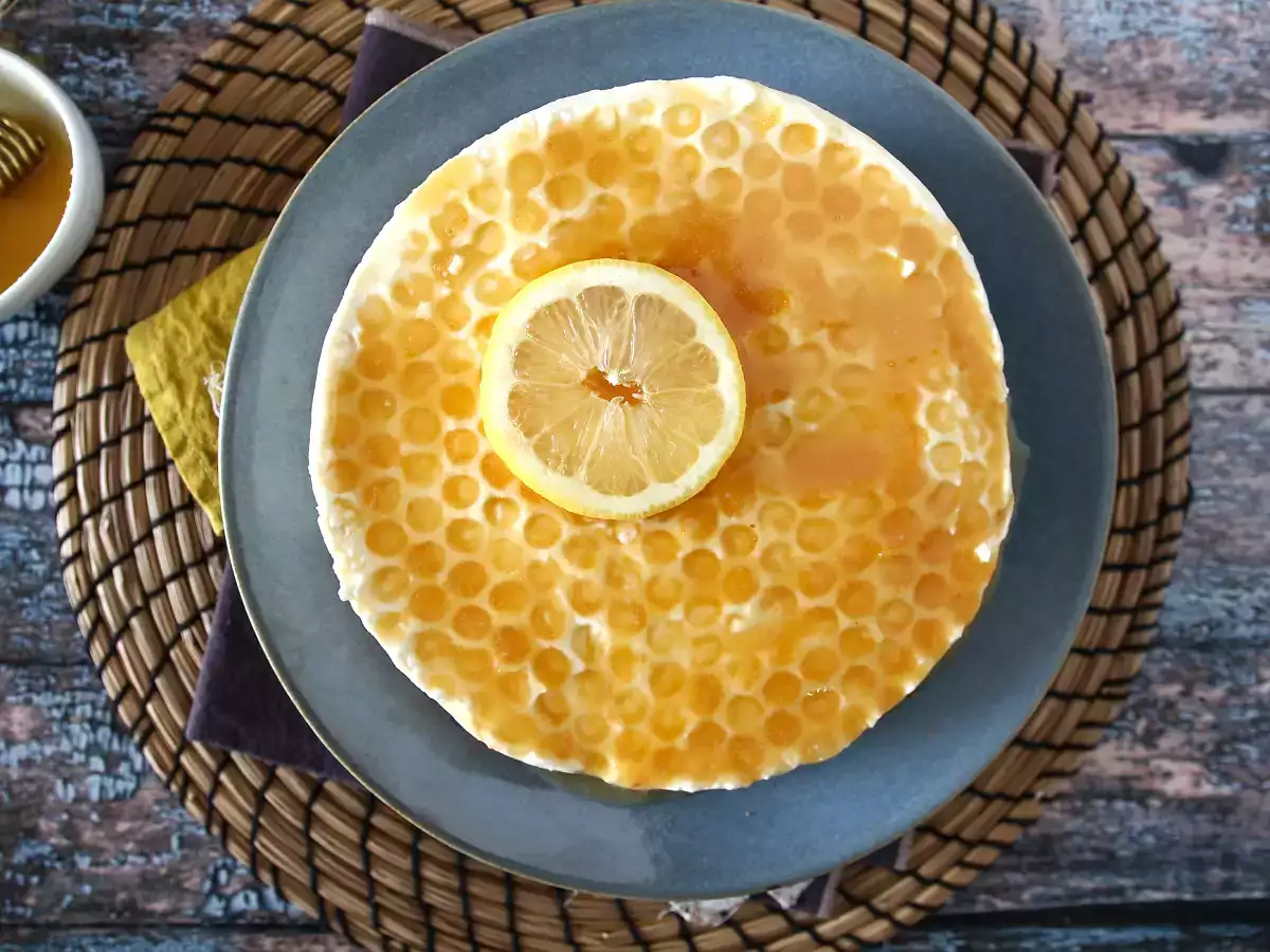 Sütés nélküli citromos-mézes sajttorta (torta díszítő bemutató) - fotó 3