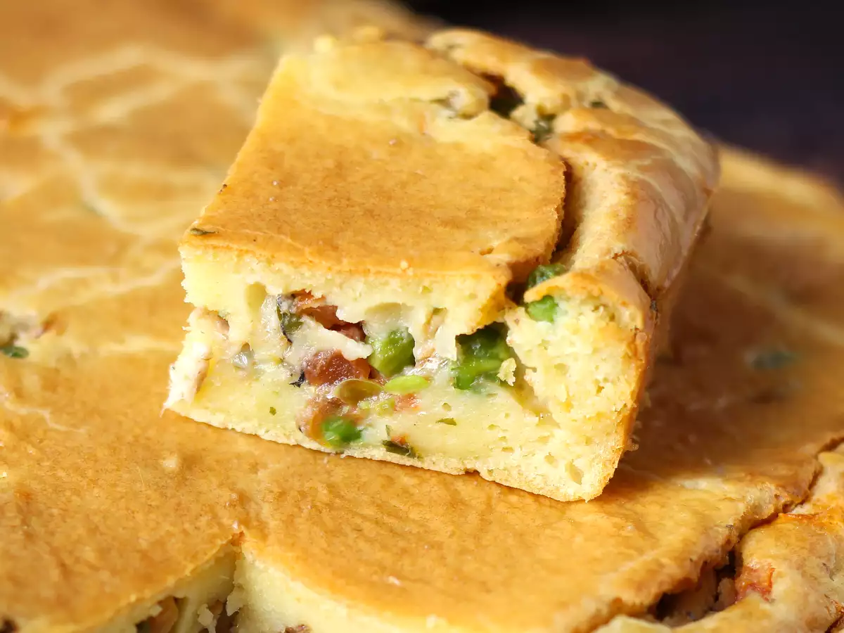 Szardíniatorta: egyszerű, nedves és ízletes recept
