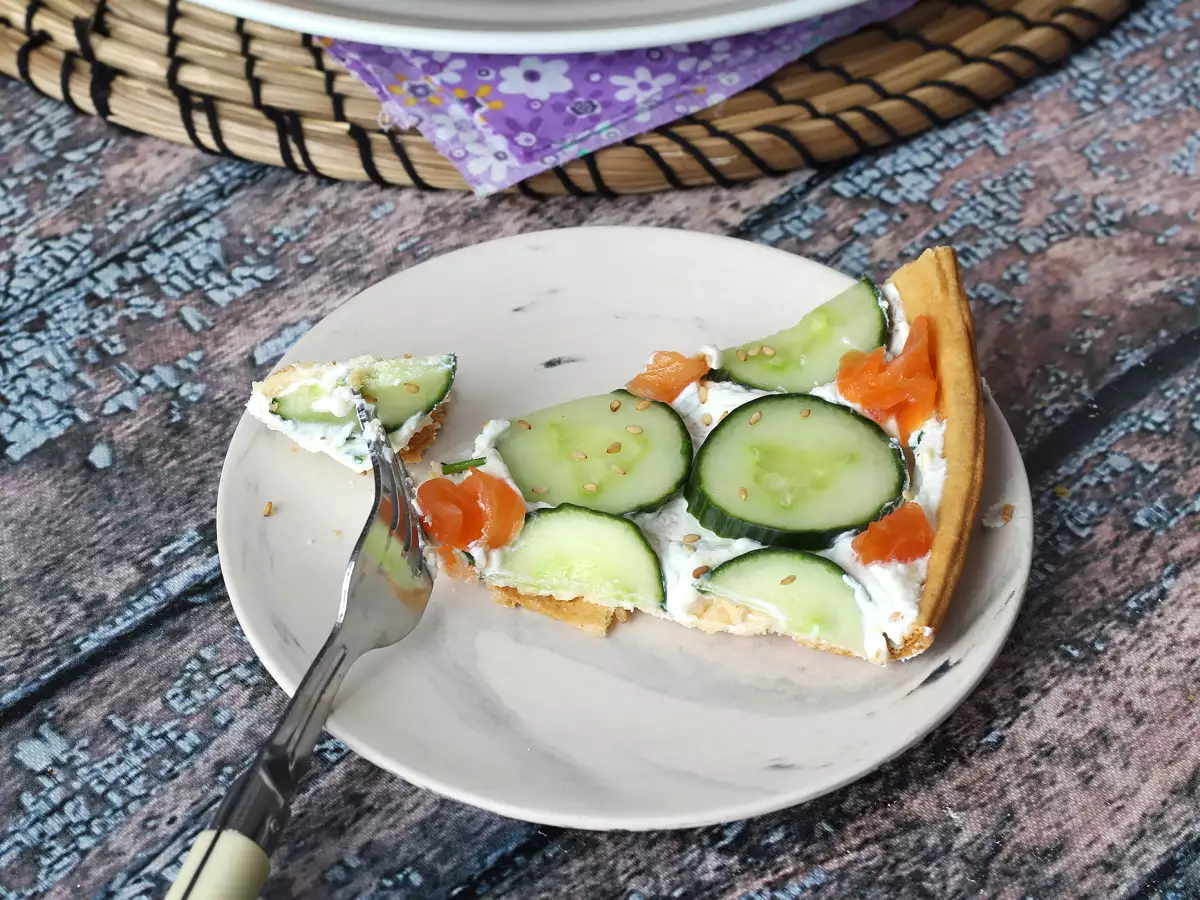 Szuper frissítő nyári torta: ricotta, uborka és füstölt lazac - fotó 2