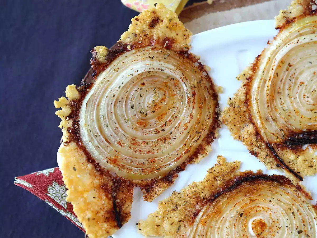 Szuper ropogós házi hagymás és parmezános chipsek - fotó 3