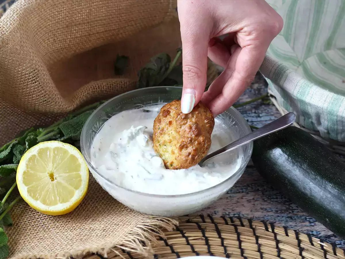 Szuperfriss joghurt, feta, citrom és menta mártással! - fotó 4