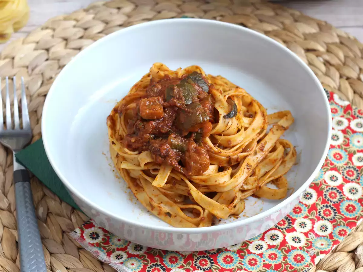 Tagliatelle cukkiniraguval, egy vegetáriánus első fogás, amit mindenki szeret!