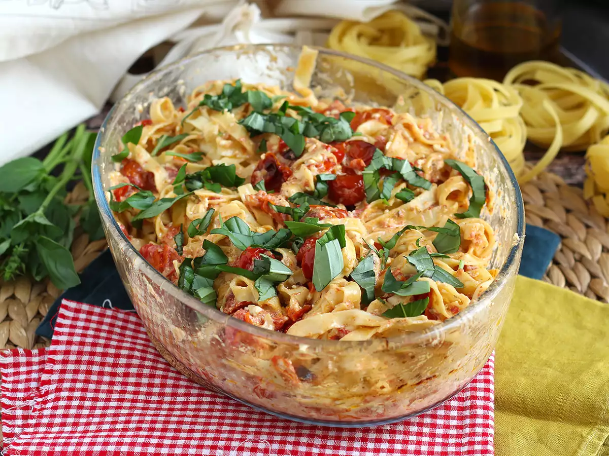 Tagliatelle feta cseresznyeparadicsom - sült feta tészta - fotó 5