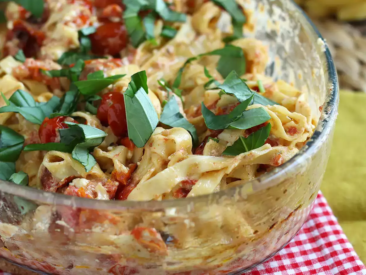 Tagliatelle feta cseresznyeparadicsom - sült feta tészta - fotó 6