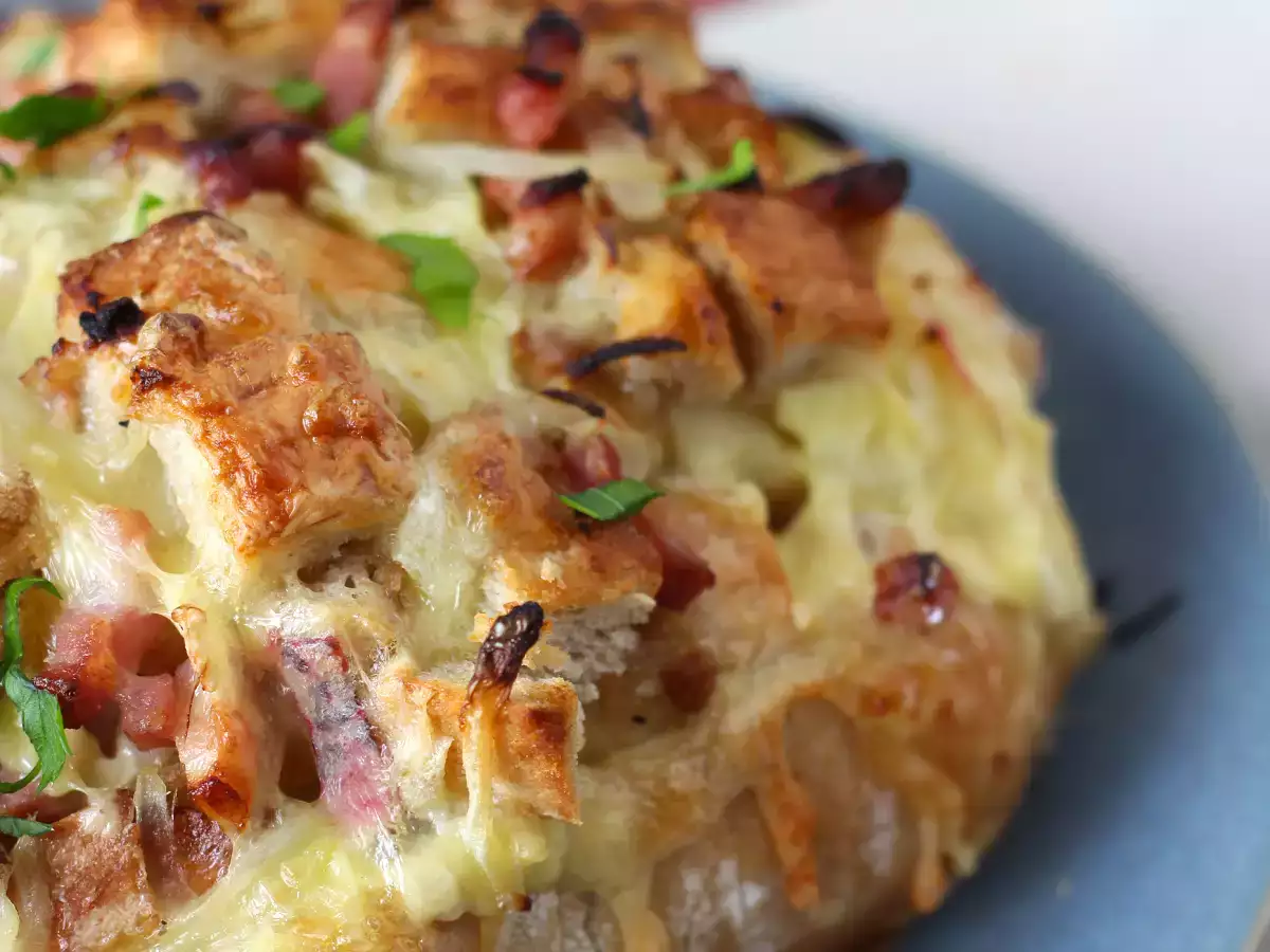 Tartiflette-stílusú töltött sündisznó kenyér - fotó 3