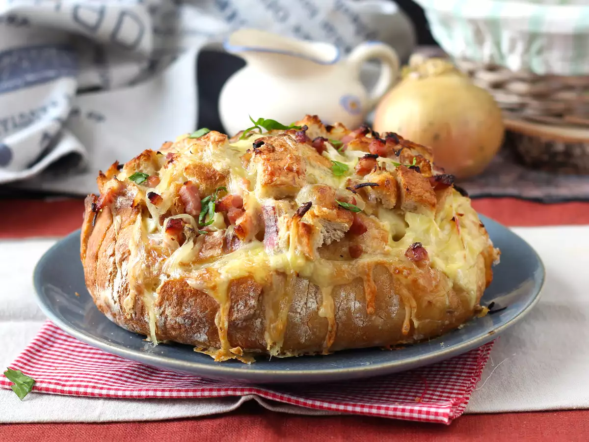 Tartiflette-stílusú töltött sündisznó kenyér - fotó 4