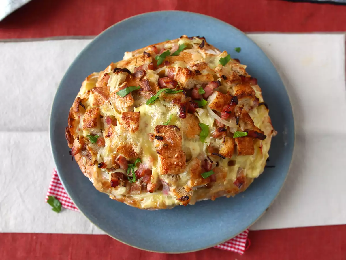 Tartiflette-stílusú töltött sündisznó kenyér - fotó 6