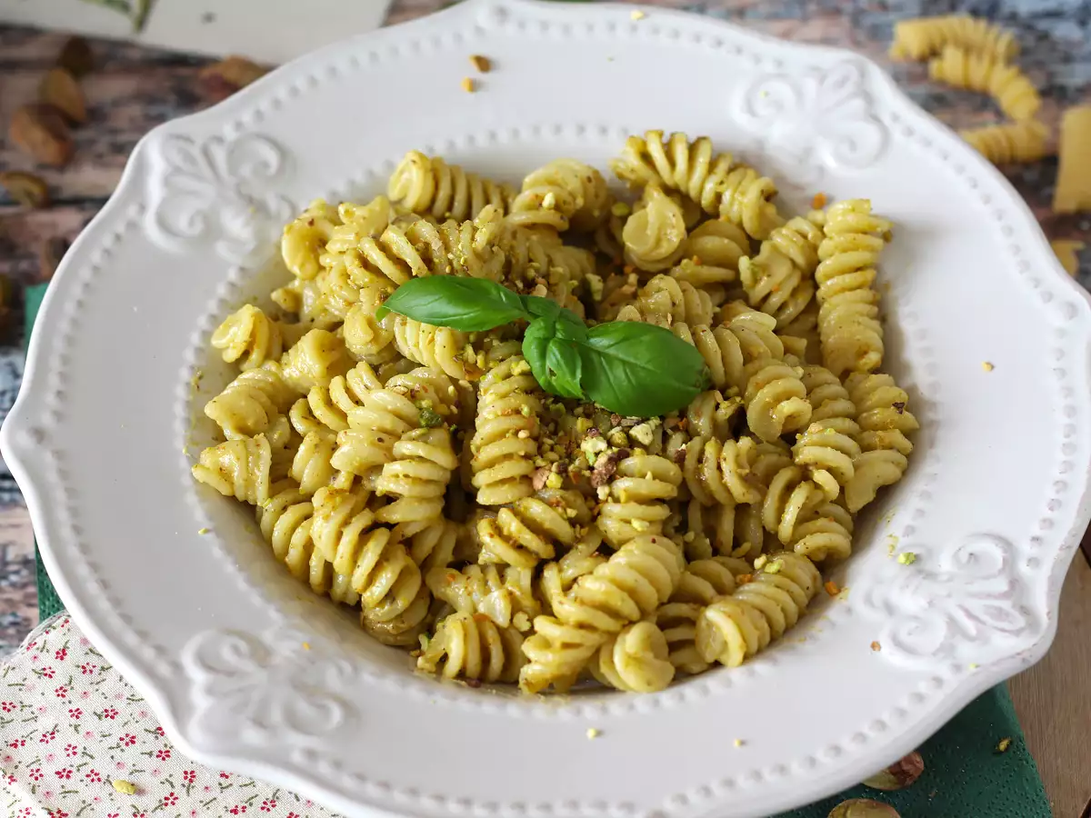 Tészta pisztácia pestóval, egy ízletes és egyszerű recept - fotó 3