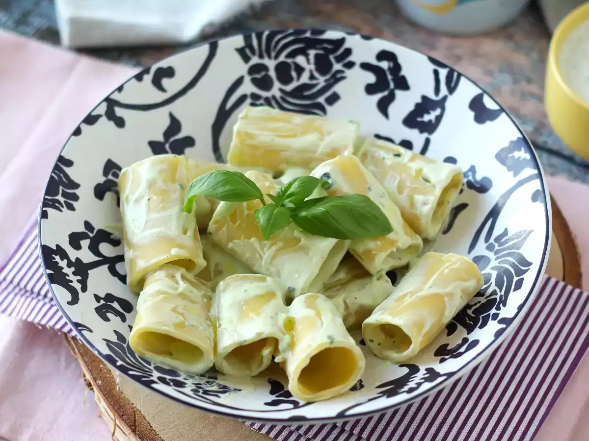 Tészta ricotta krémmel és bazsalikommal