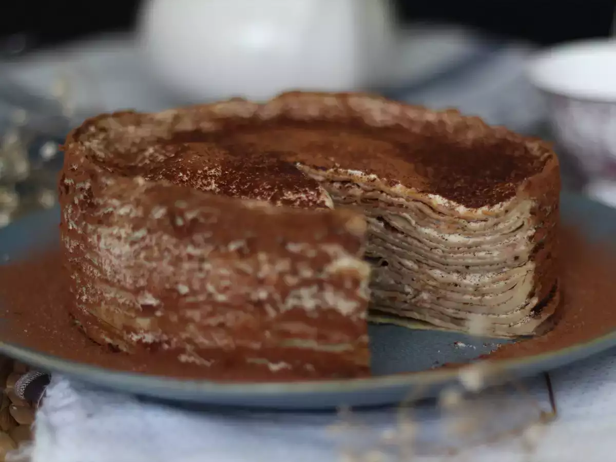 Tiramisu-stílusú palacsintatorta kávéval és kakaóval - fotó 5