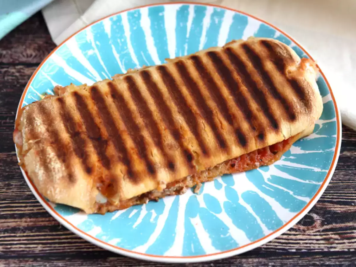 Tonhal, paradicsom és kapribogyó panini - fotó 4