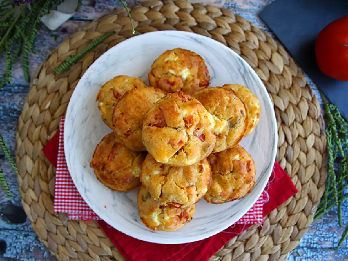 Tonhalas, paradicsomos és fetás muffinok - fotó 2