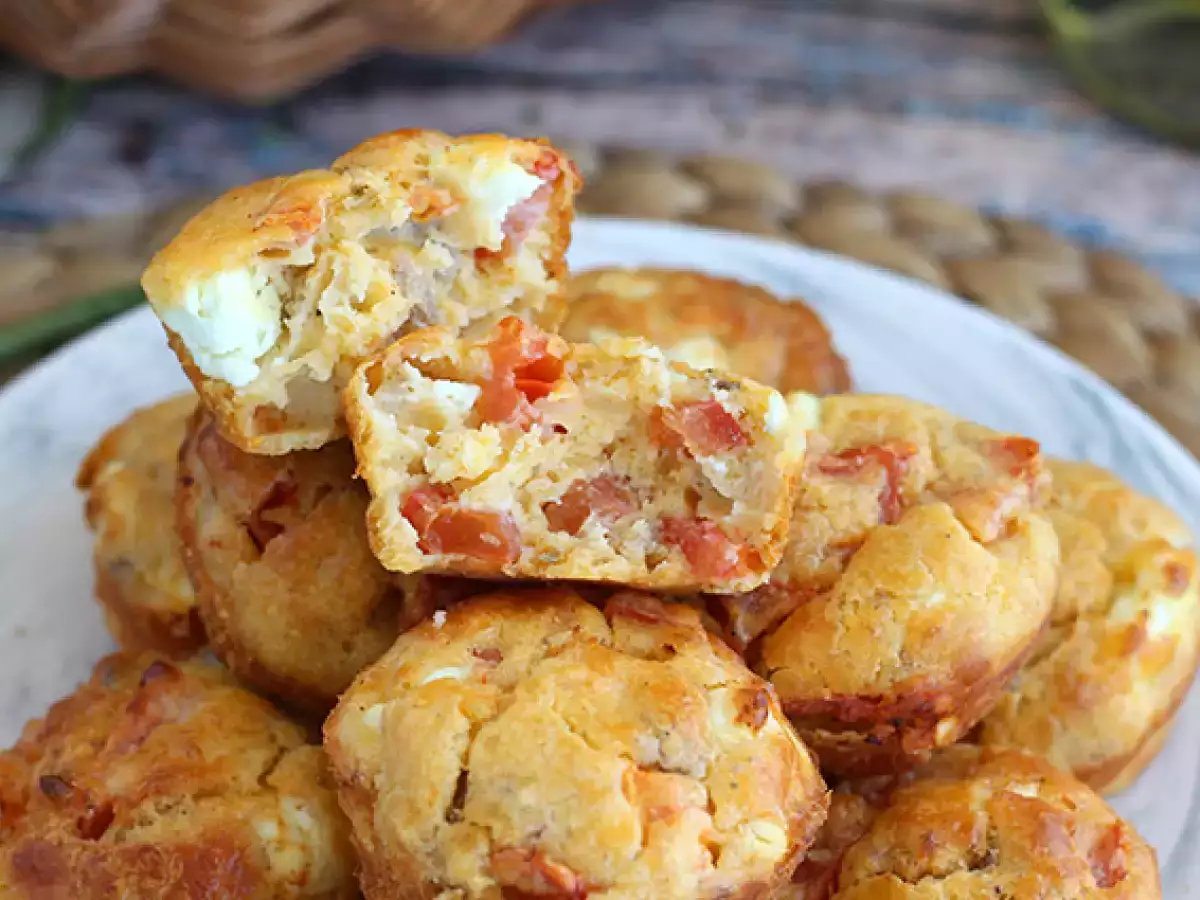 Tonhalas, paradicsomos és fetás muffinok - fotó 3