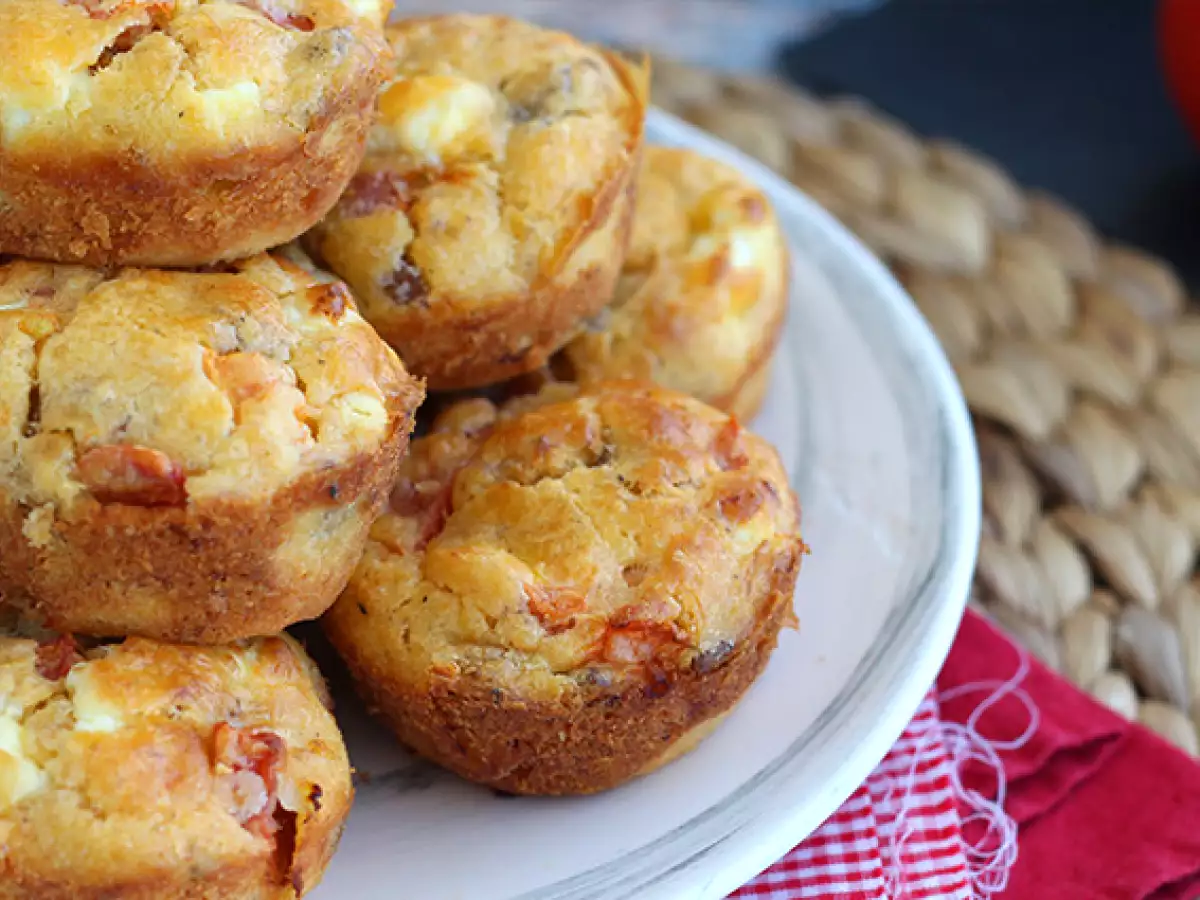 Tonhalas, paradicsomos és fetás muffinok - fotó 4