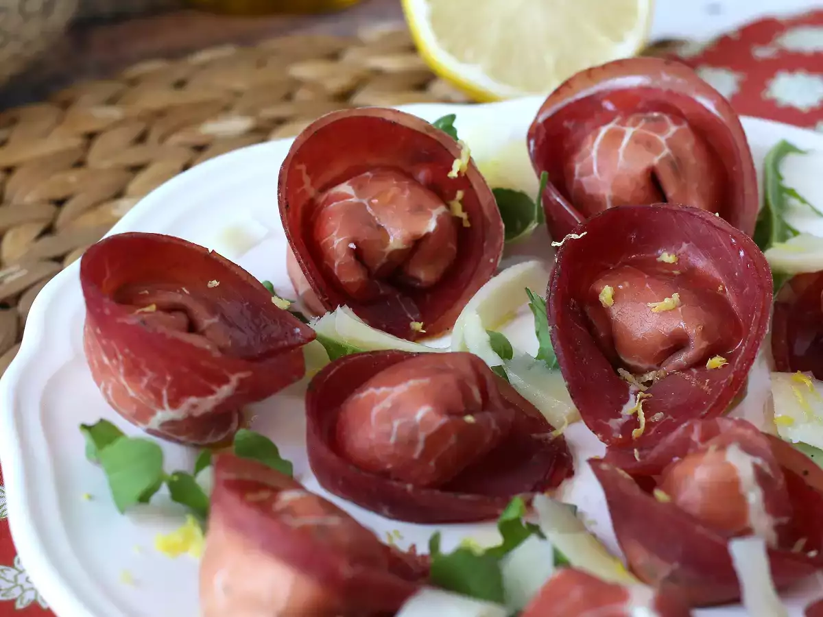 Tortelloni di bresaola töltött rukkolával és ricotta sajttal: finom és 10 perc alatt kész! - fotó 3