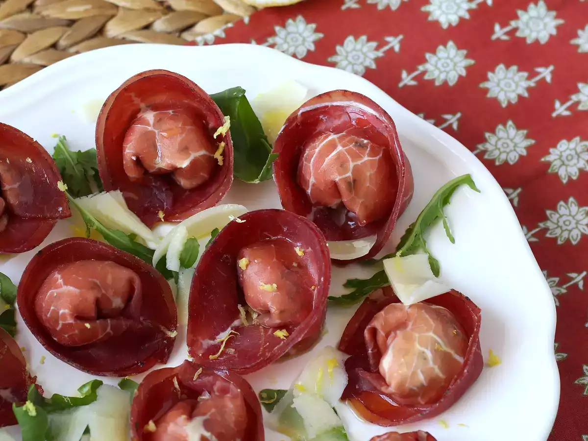 Tortelloni di bresaola töltött rukkolával és ricotta sajttal: finom és 10 perc alatt kész! - fotó 5