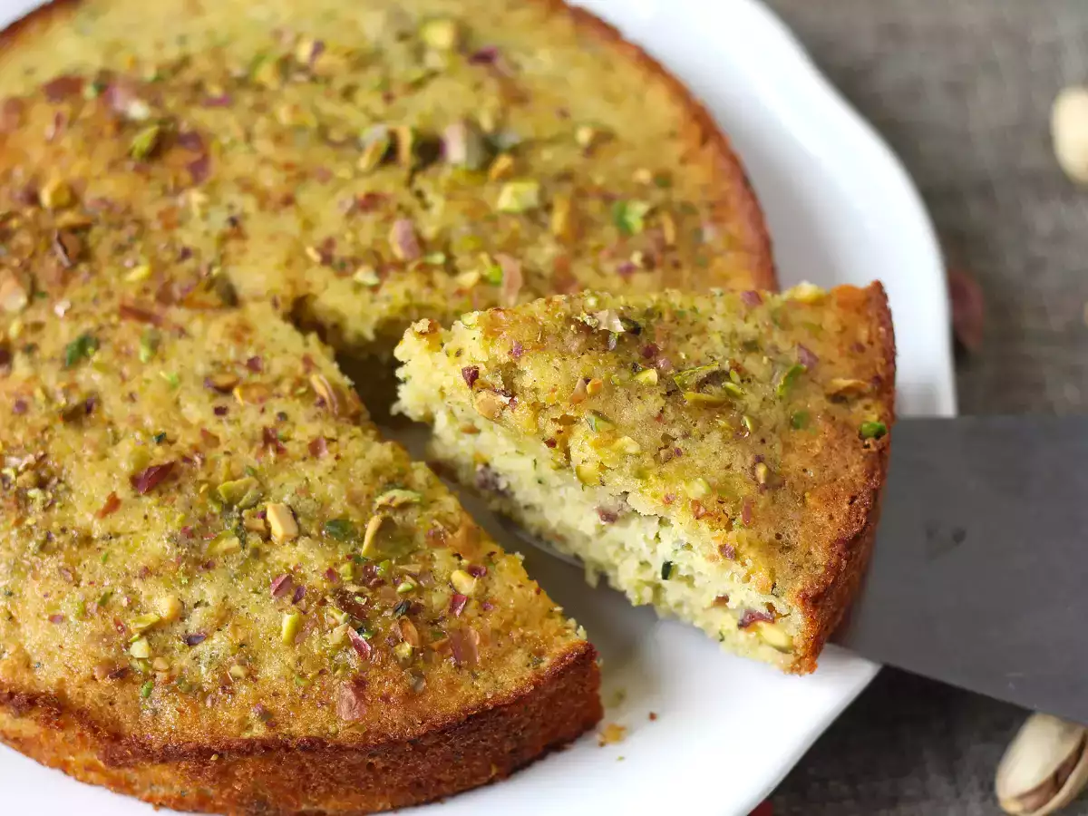 Ultra nedves pisztácia, lime és cukkini torta - fotó 2
