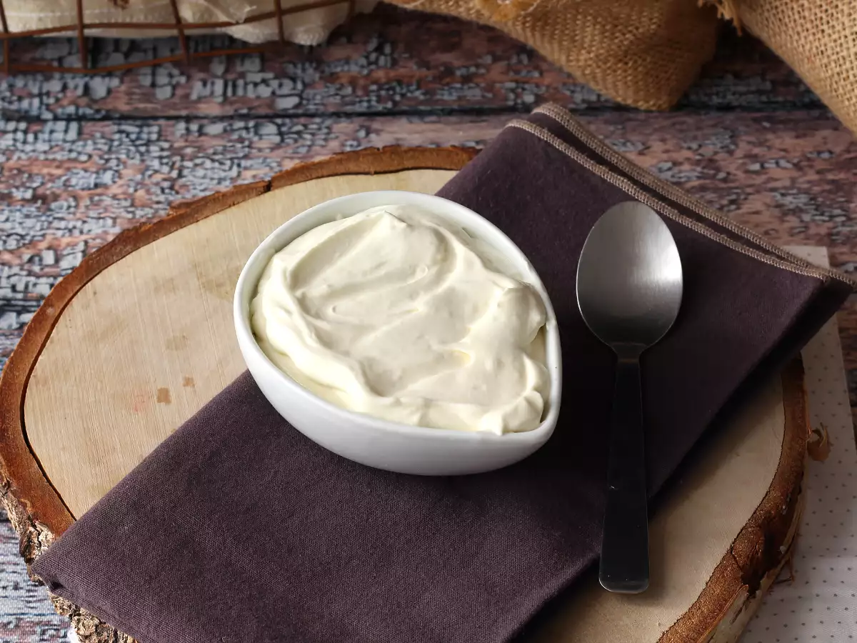 Vaníliás crème montée, a tökéletes öntet a torták és réteges sütemények tetejére! - fotó 2