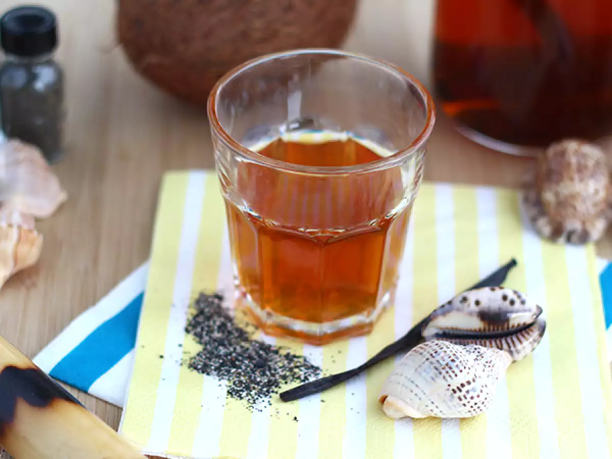 Vaníliával és fahéjjal ízesített rum - fotó 2