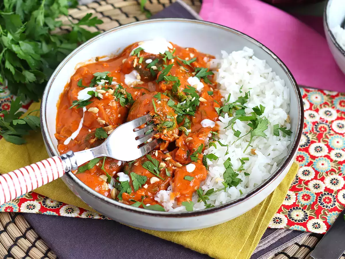 Vegán Malai Kofta: csicseriborsó húsgombócok paradicsomszósszal - fotó 2
