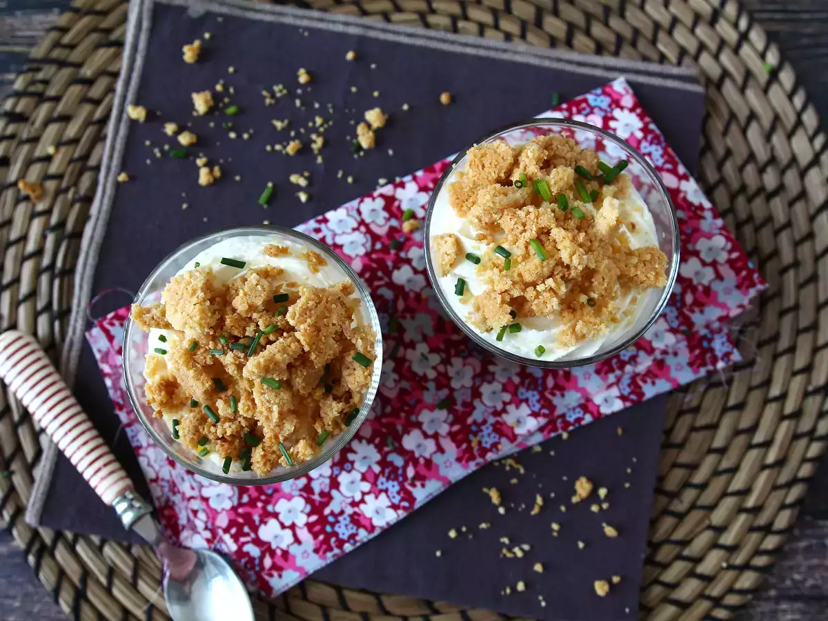 Vegetáriánus verrines: borsókrémleves, parmezán morzsa és mascarpone krém - fotó 2