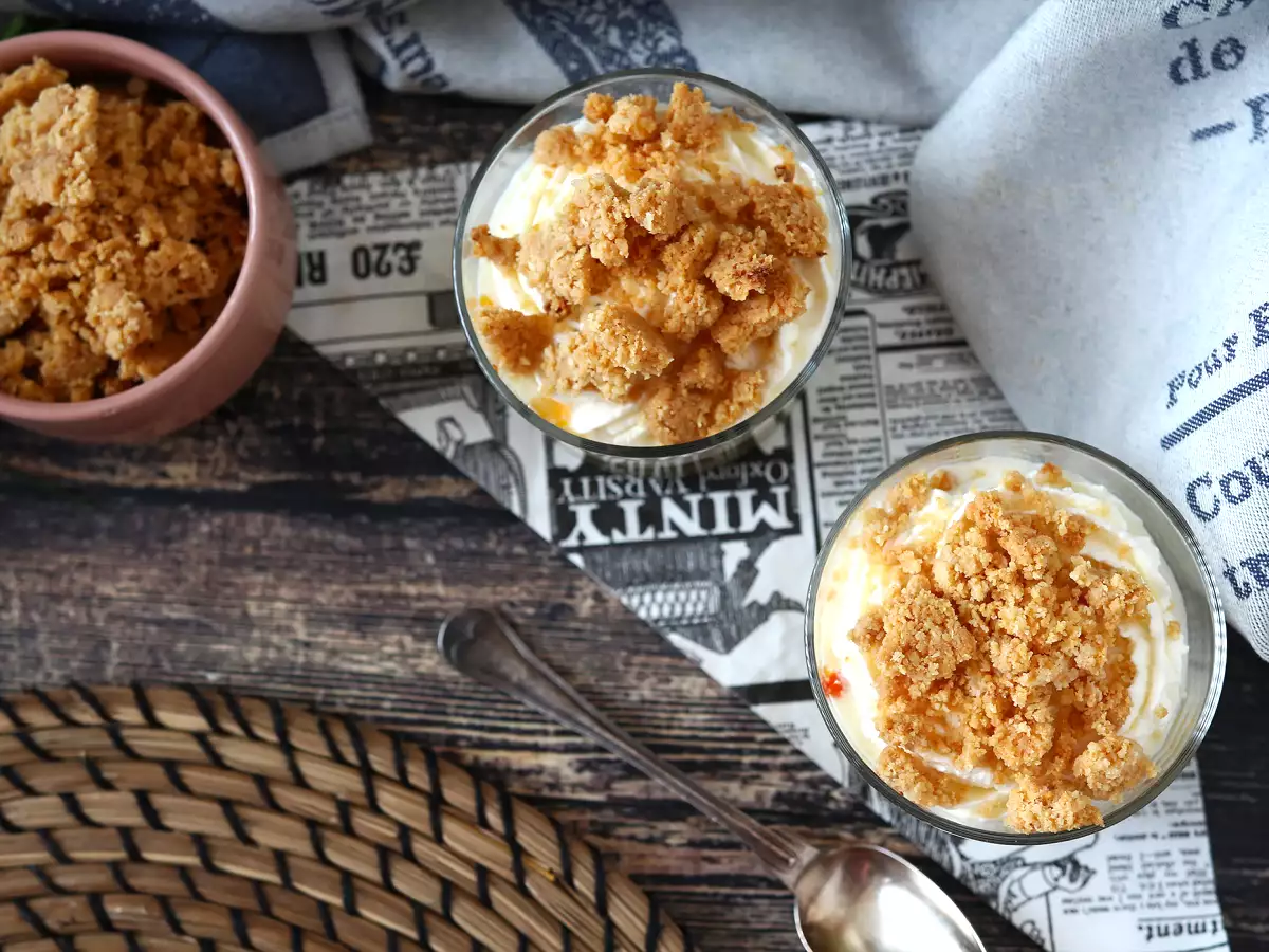 Vegetáriánus verrines: borsókrémleves, parmezán morzsa és mascarpone krém - fotó 3