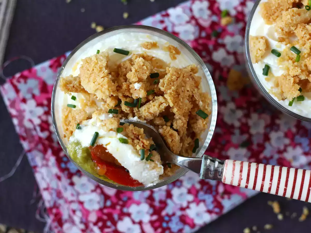 Vegetáriánus verrines: borsókrémleves, parmezán morzsa és mascarpone krém - fotó 4
